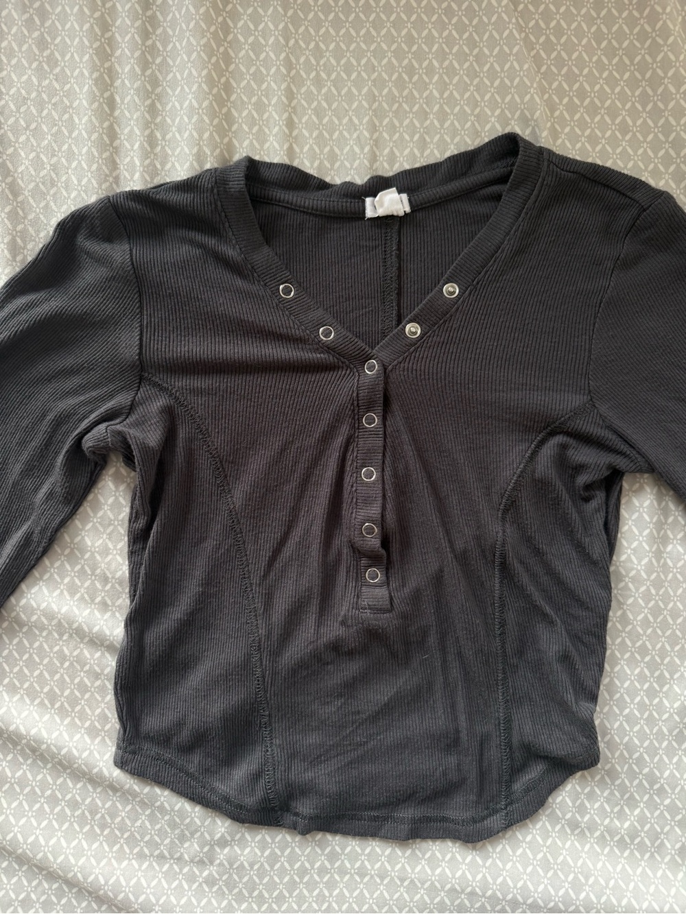 Garage Black Ribbed Snap-Button Henley Long Sleeve Top Size Small